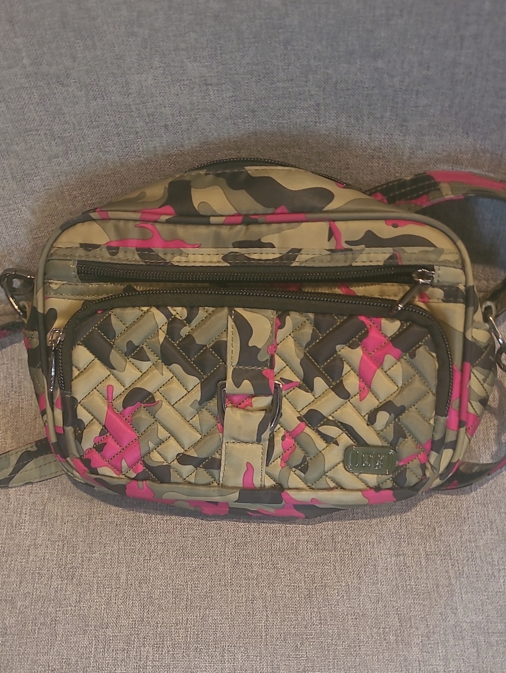 LUG Carousel - Picture 1 of 1